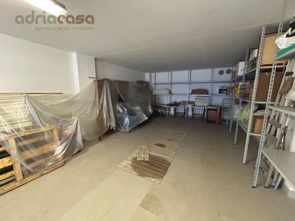 Box / Posto Auto viale Emilia, Riccione