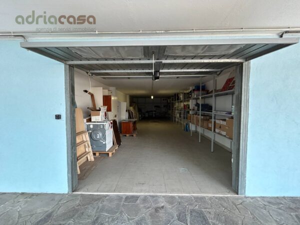 Box / Posto Auto viale Emilia, Riccione
