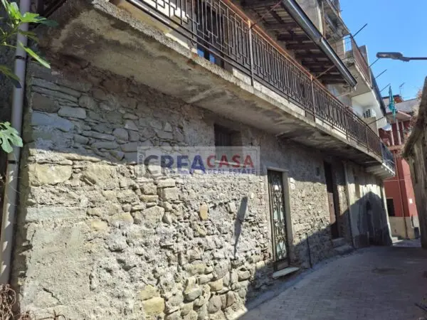 Casa Indipendente via Galileo Galilei, Graniti