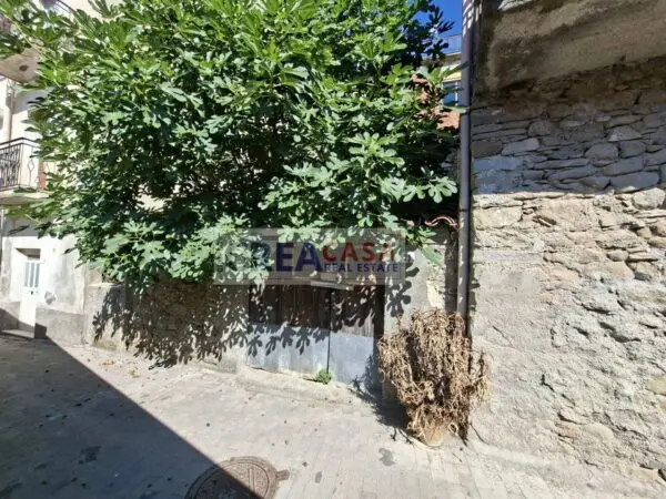 Casa Indipendente via Galileo Galilei, Graniti