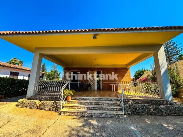 Villa via Prometeo, Siracusa