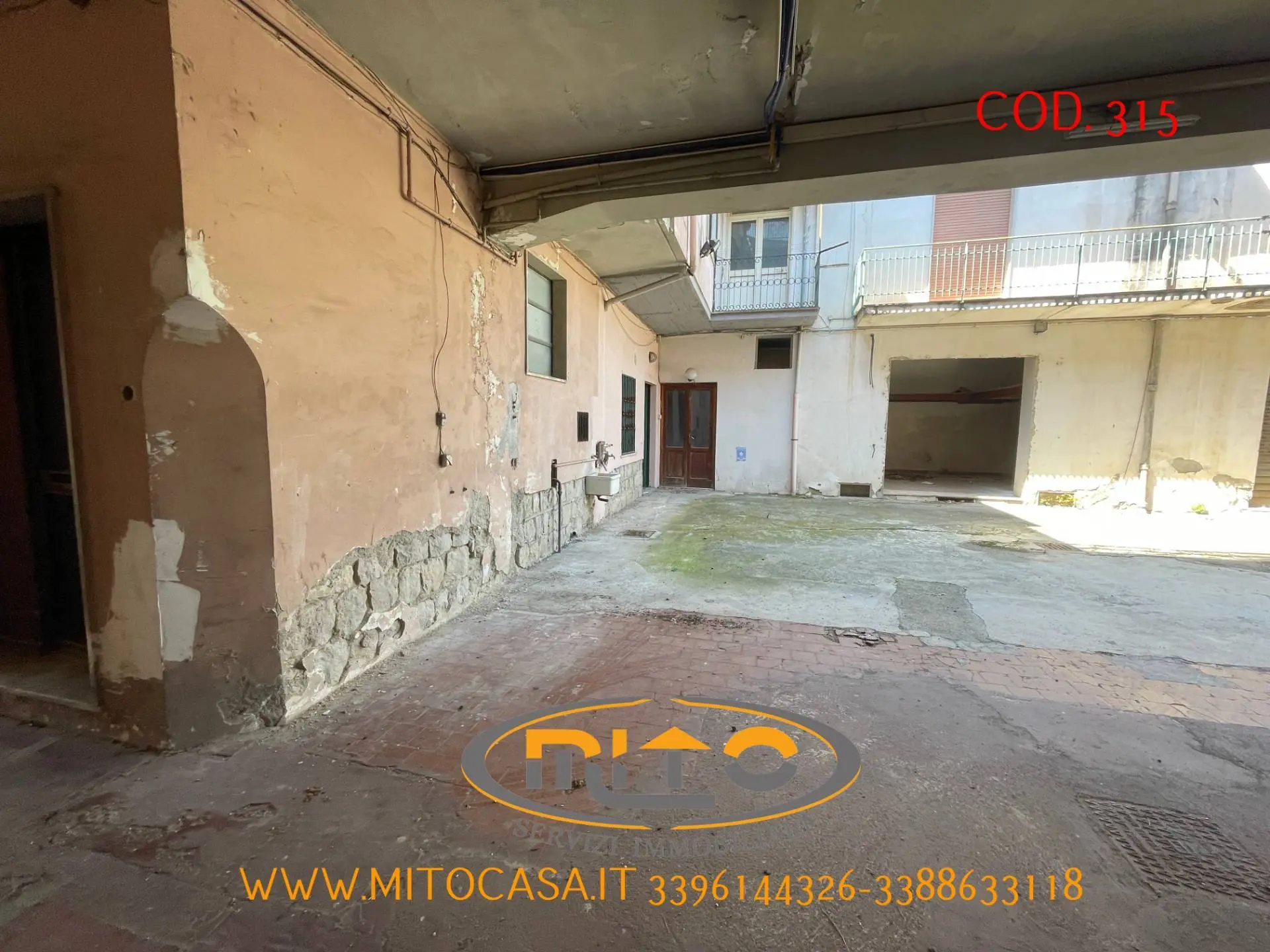Immagine per Locale Commerciale in vendita a Telese Terme TELESE TERME VIA ROMA 144