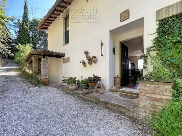 Villa via, Urbino