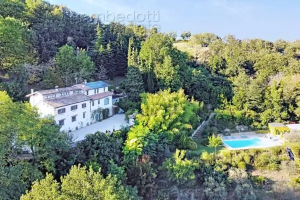 Villa via, Urbino