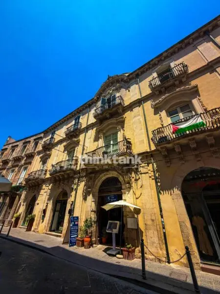 Appartamento via Della Maestranza, Siracusa