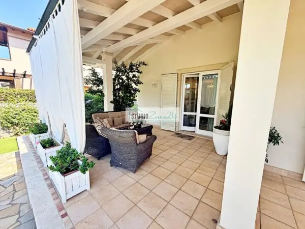 Villa via Goldora, Pietrasanta