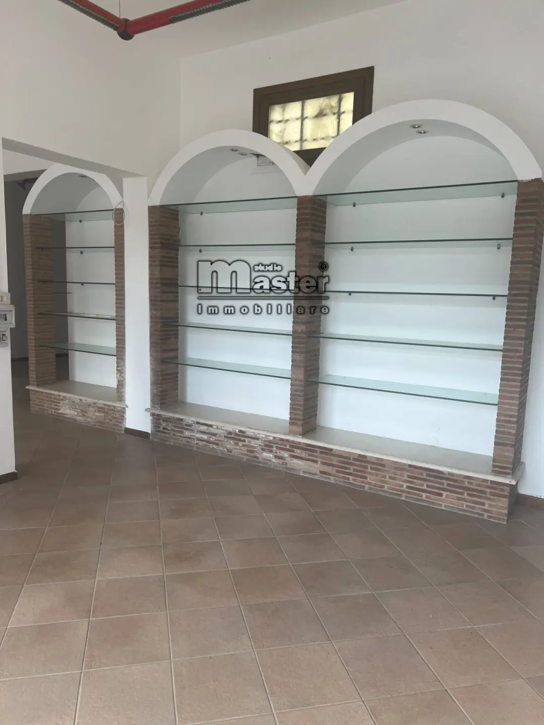 Immagine per Negozio in affitto a Paese CASTAGNOLE CENTRO 