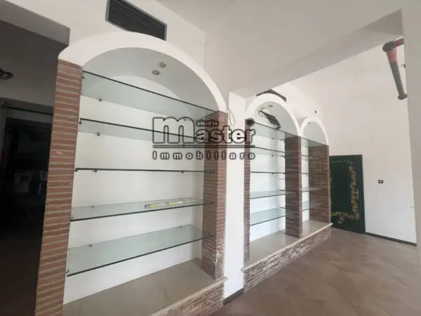 Immagine per Negozio in affitto a Paese CASTAGNOLE CENTRO 