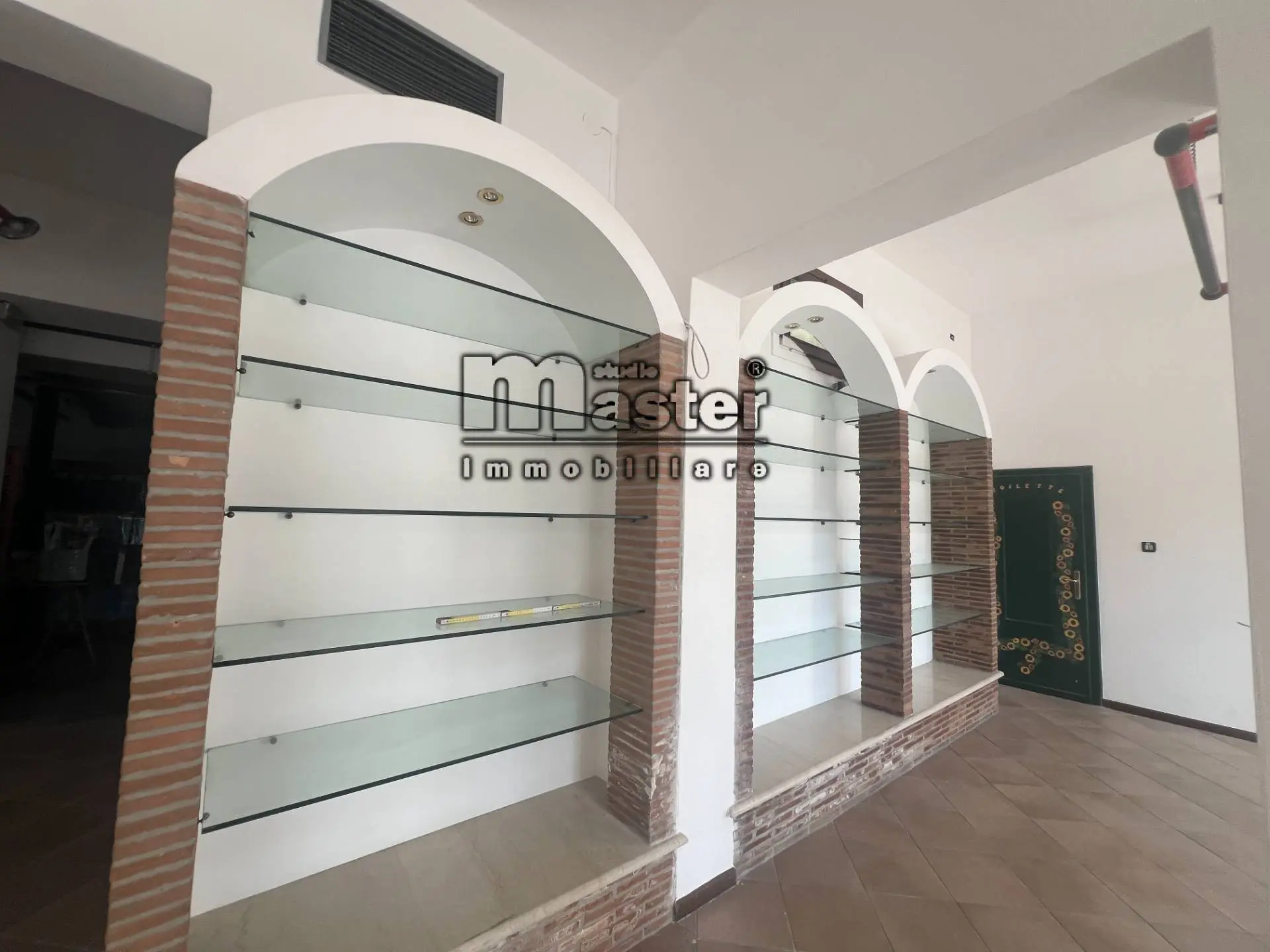 Immagine per Negozio in affitto a Paese CASTAGNOLE CENTRO 