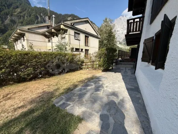 Bilocale via Padri Somaschi 16, Courmayeur