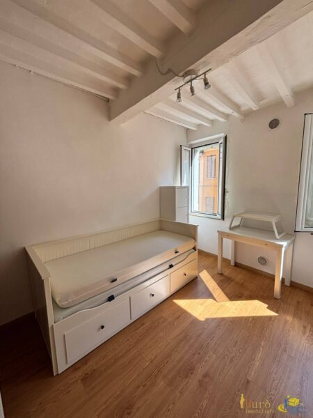 Monolocale via Borgo Guazzo, Parma