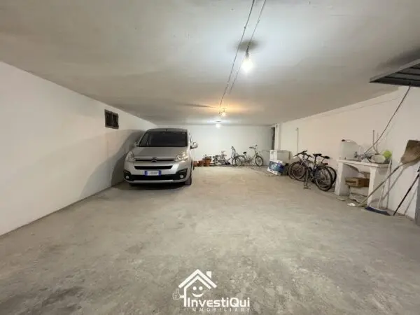 Garage piazza Nenni 18, Pietra Ligure