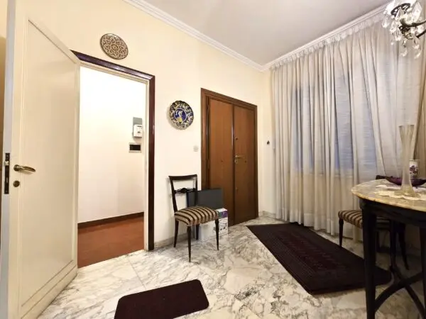 Stanza via Nomentana 330, Roma