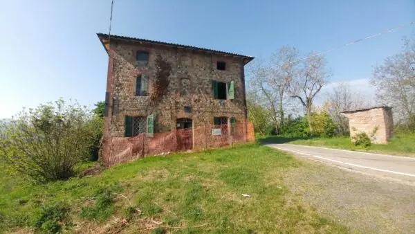 Rustico via Castello 45, Monte San Pietro