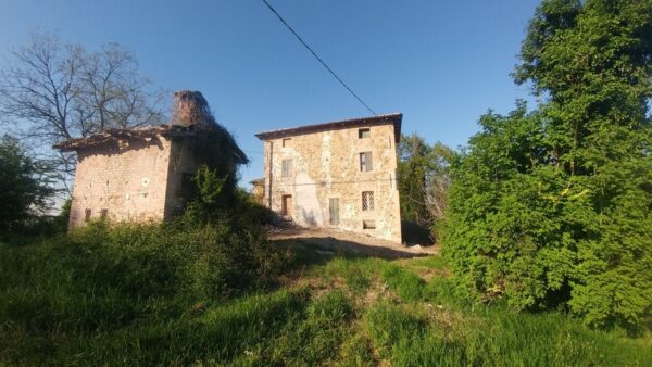 Rustico via Castello 45, Monte San Pietro