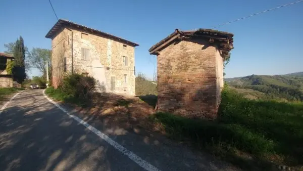 Rustico via Castello 45, Monte San Pietro
