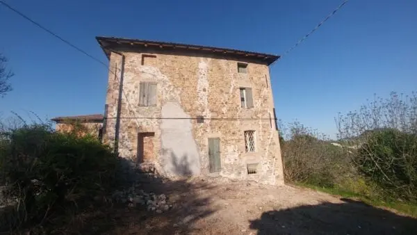 Rustico via Castello 45, Monte San Pietro