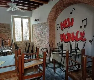Immagine per Negozio in asta a Genova via Chiaravagna 35
