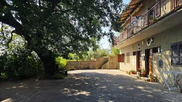 Trilocale via Delle Mimose 37, Montecchio
