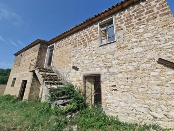 Rustico via Del Fossato, Guardea