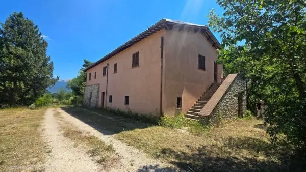 Immagine per Casale in vendita a Nocera Umbra via Vocabolo Caldognola 19
