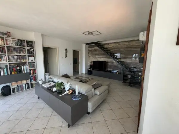 Villa A Schiera via Larga 37, Luni