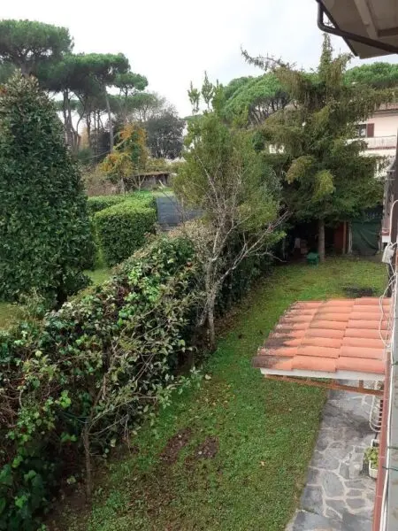 Villa Bifamiliare via Livorno 34, Massa