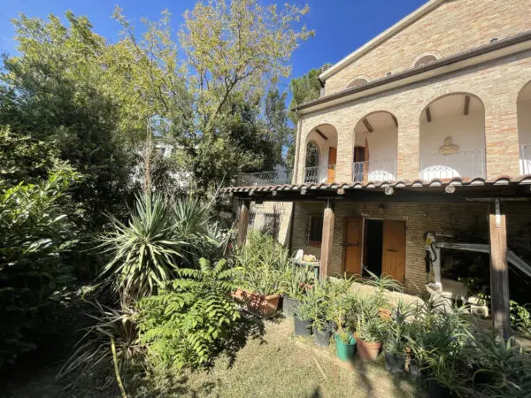 Villa via Chiaravallese, Osimo