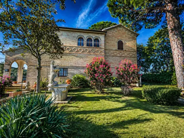 Villa via Chiaravallese, Osimo