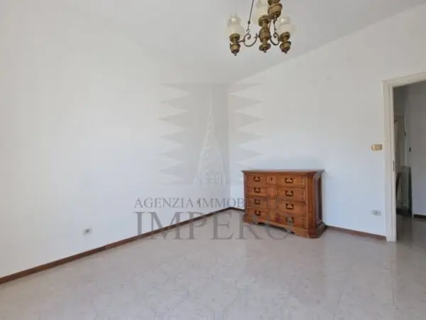 Trilocale via Sottoconvento 80, Ventimiglia