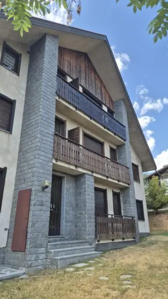 Appartamento via Cotolivier, Oulx