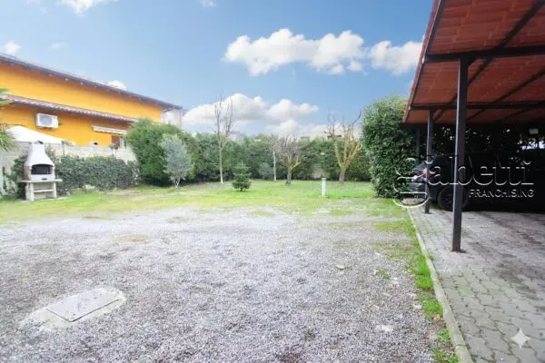Villa via Pirandello, Nerviano