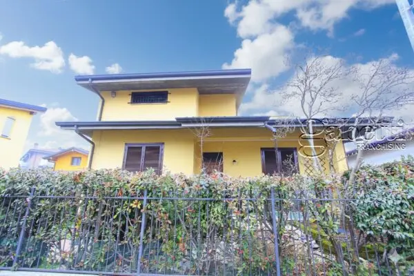 Villa via Pirandello, Nerviano