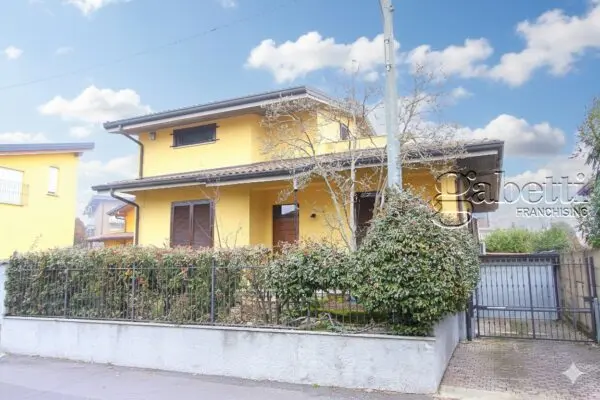 Villa via Pirandello, Nerviano