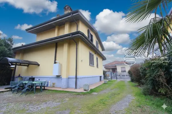 Villa via Pirandello, Nerviano