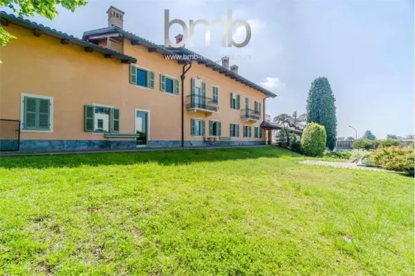 Rustico via Fratelli Giordano 7, Chieri