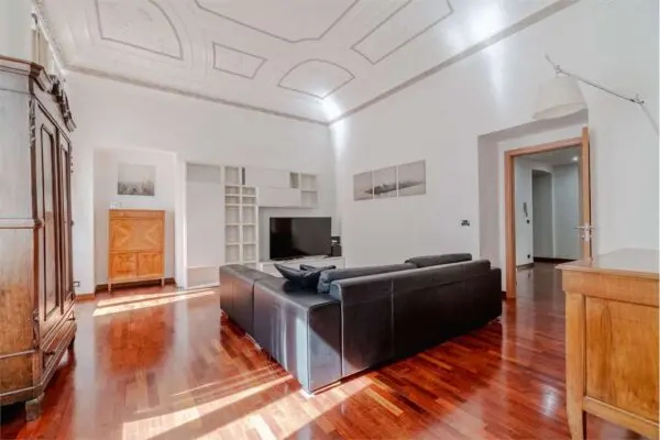Appartamento via Giuseppe Luigi Lagrange 10, Torino