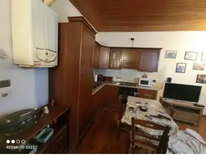 Appartamento via Brigate Partigiane 32, Follo