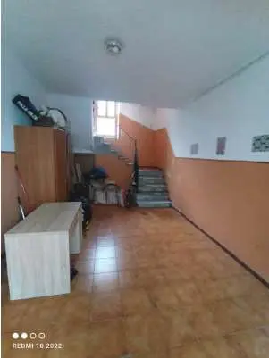Appartamento via Brigate Partigiane 32, Follo