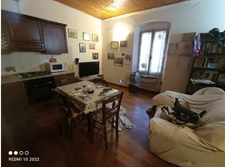 Appartamento via Brigate Partigiane 32, Follo