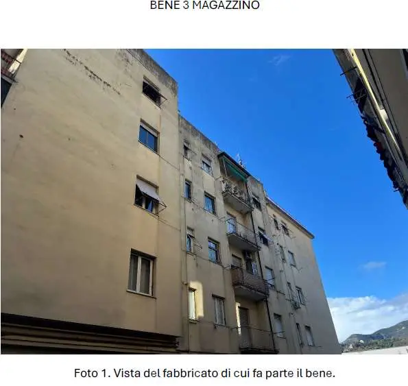 Magazzino via Del Campasso 56, Genova