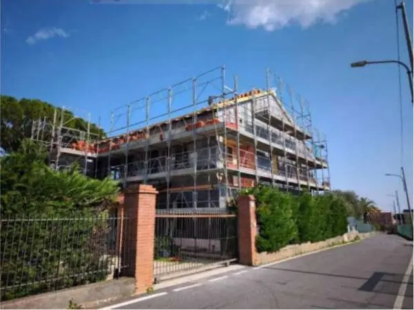 Villa Bifamiliare Albenga