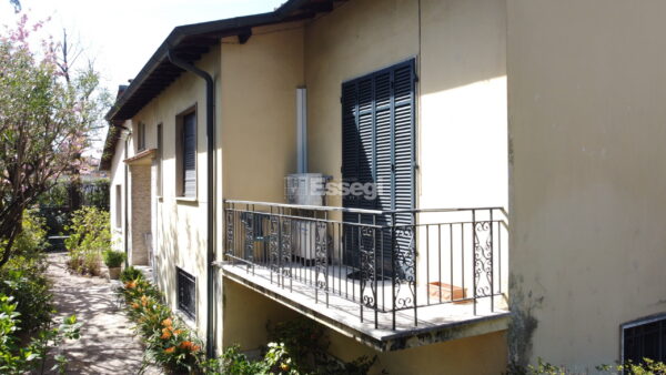 Villa viale Pacini 115, Lucca