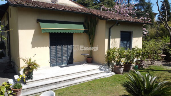 Villa viale Pacini 115, Lucca