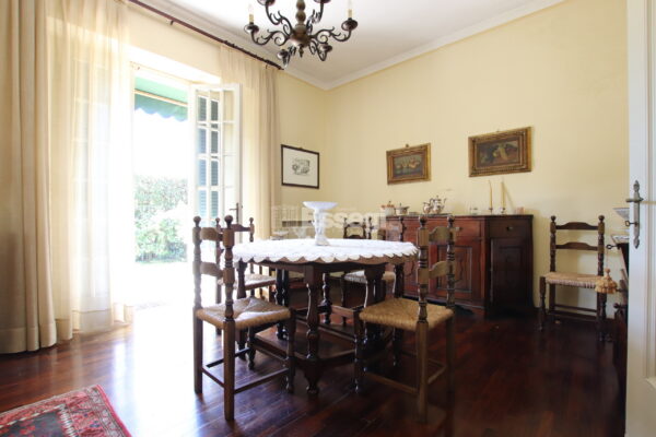 Villa viale Pacini 115, Lucca