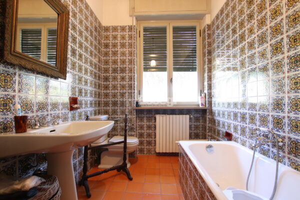 Villa viale Pacini 115, Lucca
