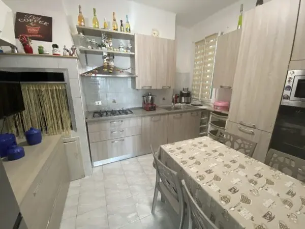 Trilocale viale Della Libertà 32, Casamassima