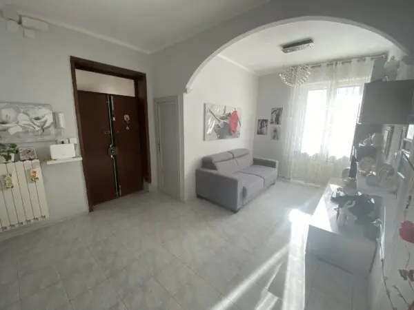 Trilocale viale Della Libertà 32, Casamassima