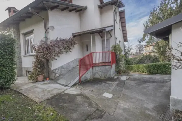 Villa strada Della Creusa, Torino