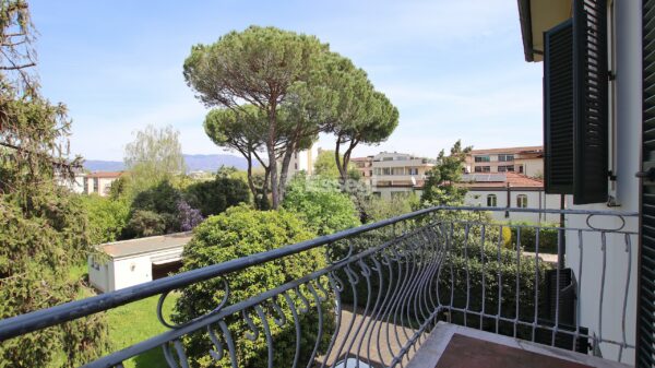 Immagine per Villa in vendita a Lucca via Pietro Paolini 303